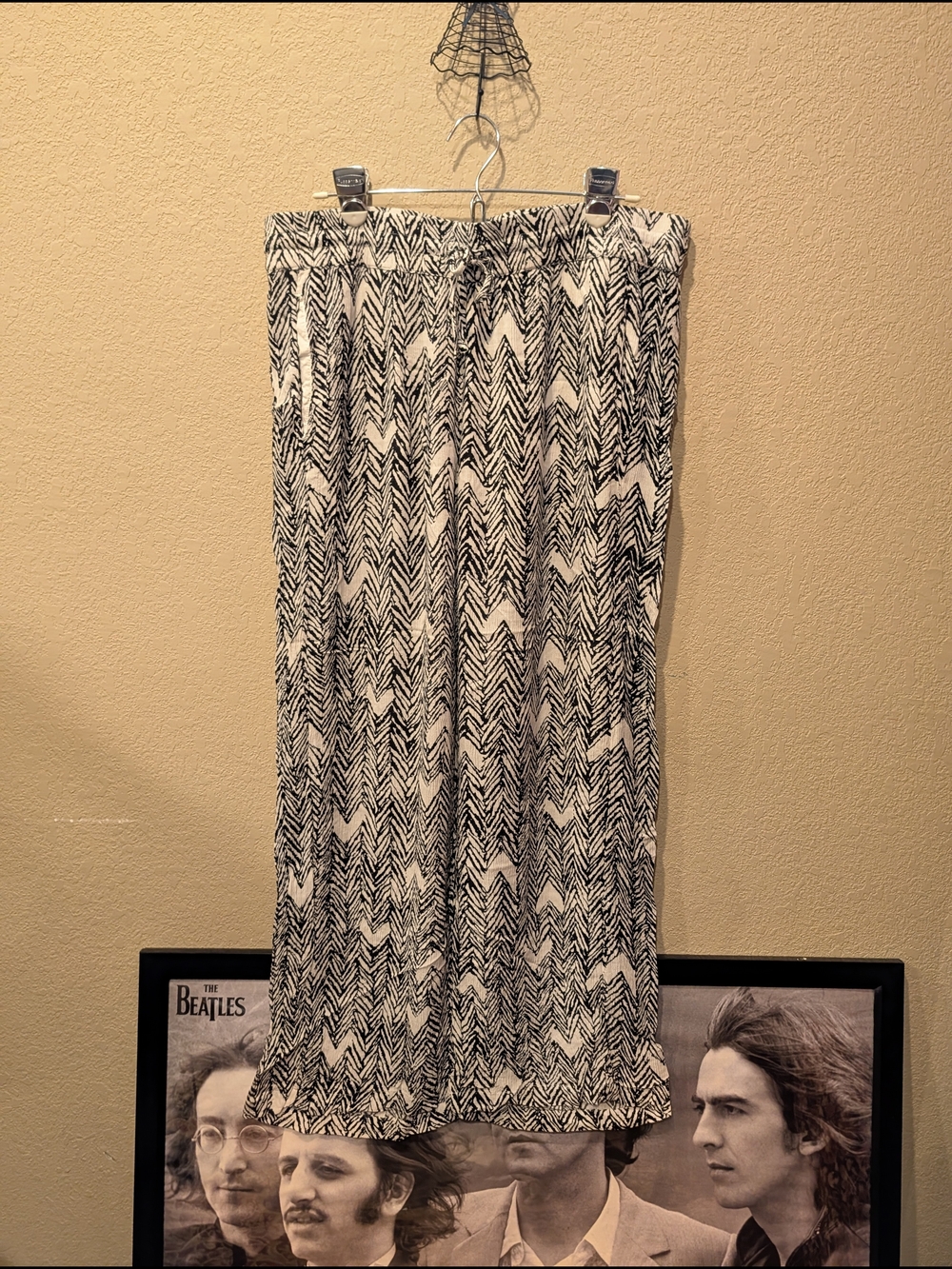 aerie Black & White Chevron Flowy Pants